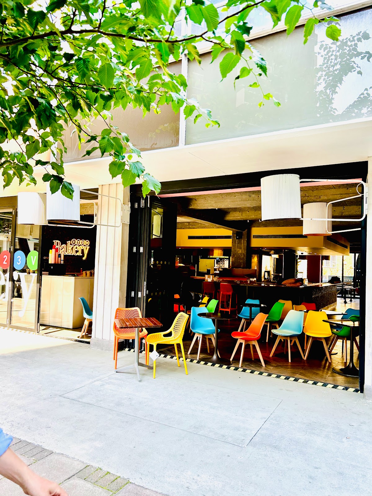 123V Bakery & Cafeteria restaurant