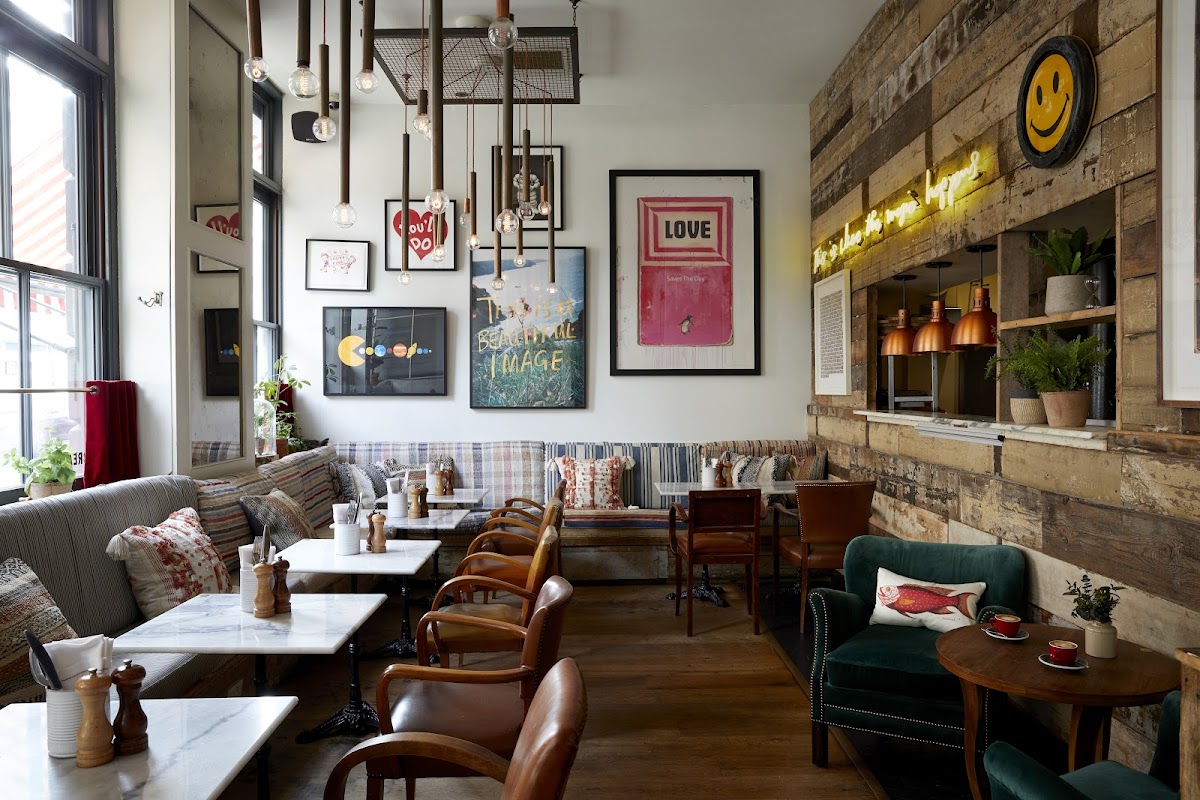 Artist Residence Clubhouse restaurant