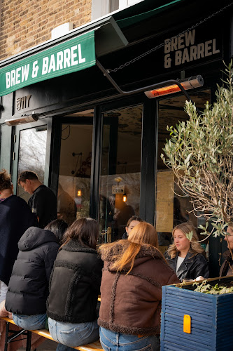 Brew & Barrel restaurant