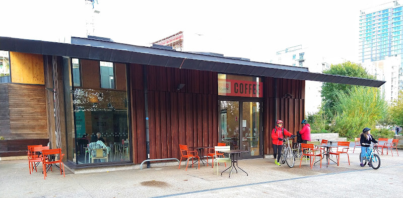 Brew Street Cafe and Bar - Timber lodge restaurant