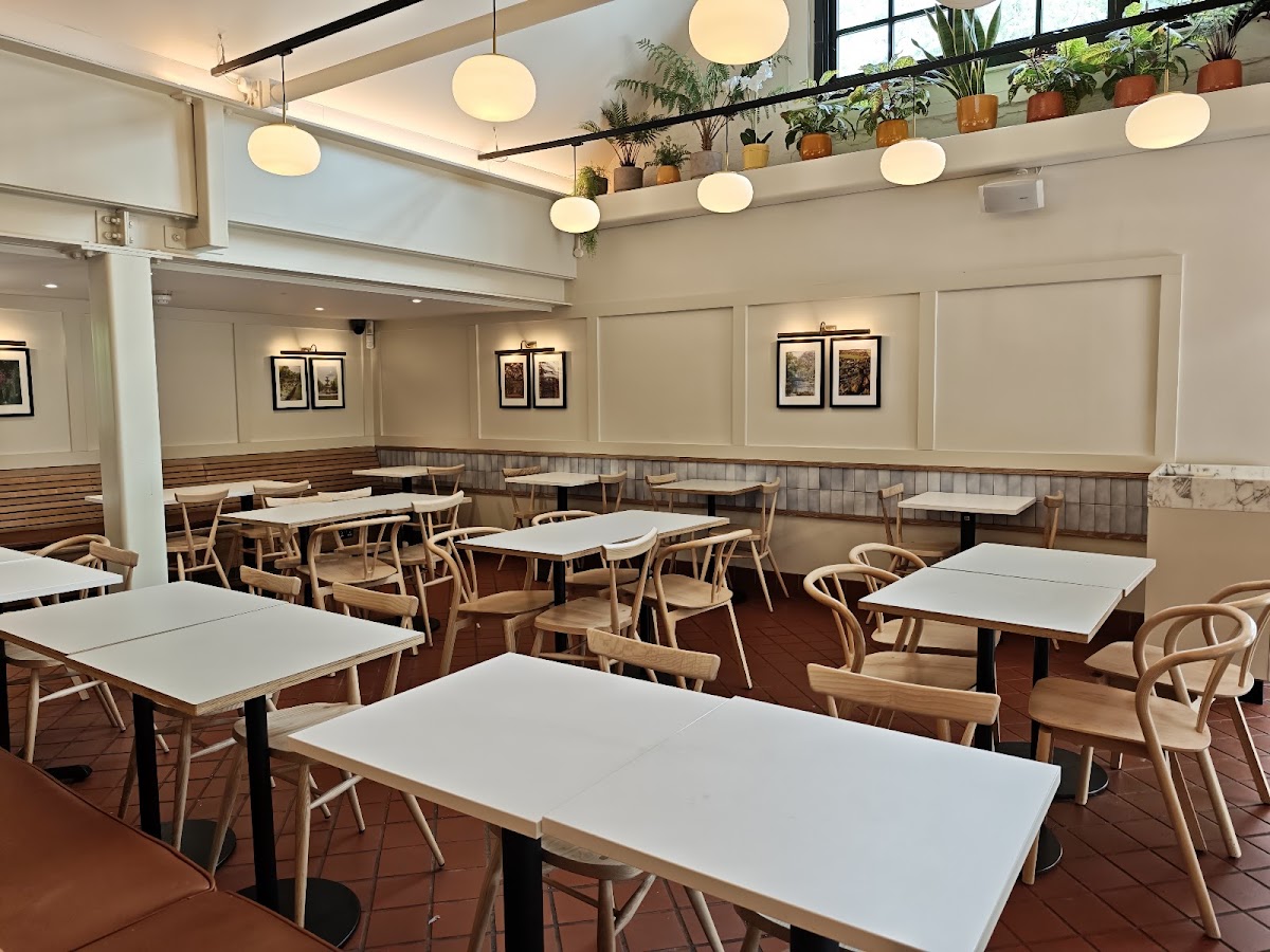 Broad Walk Cafe — photo 3