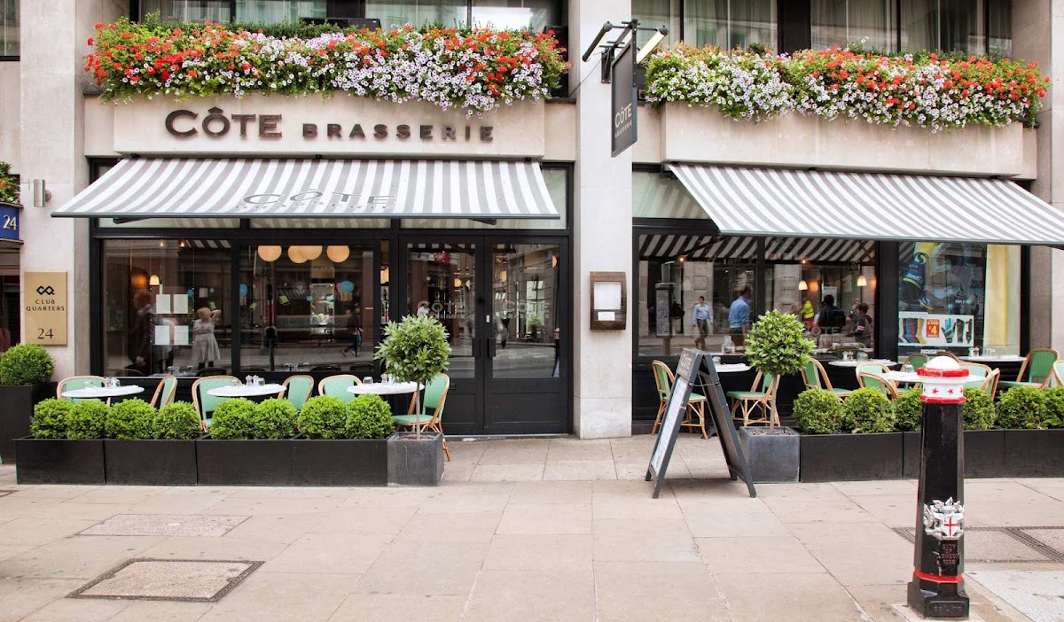 Côte St Paul's restaurant
