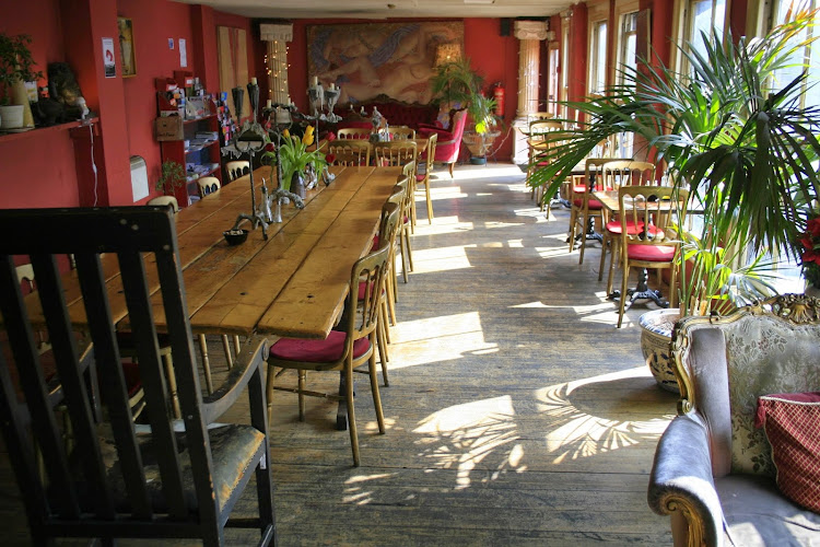 Candid Cafe restaurant