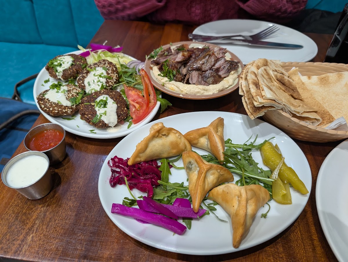 Cleopatra Restaurant Paddington — photo 2