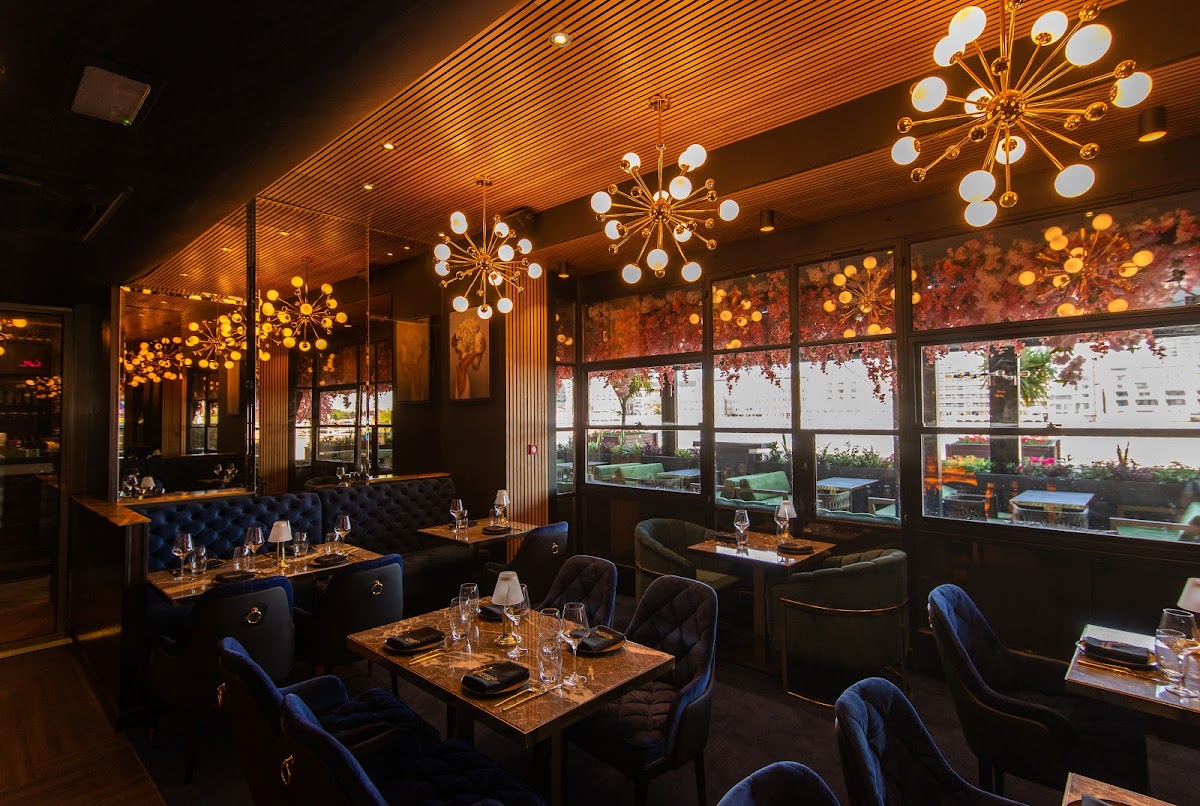 Coco Grill & Lounge restaurant