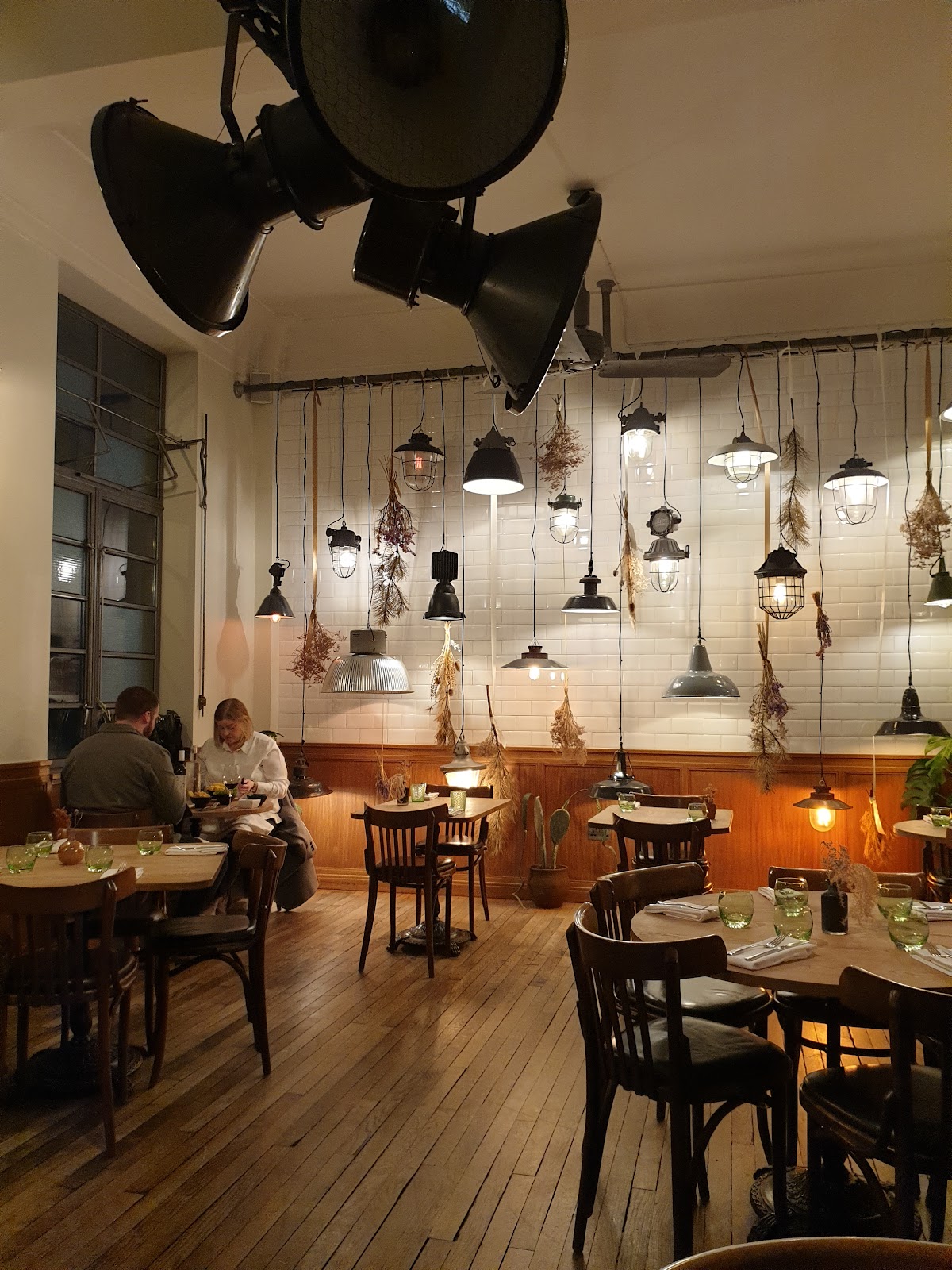 Corner Room — photo 3