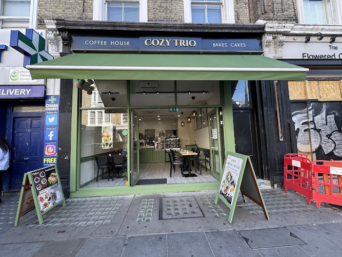 Cozy Trio restaurant