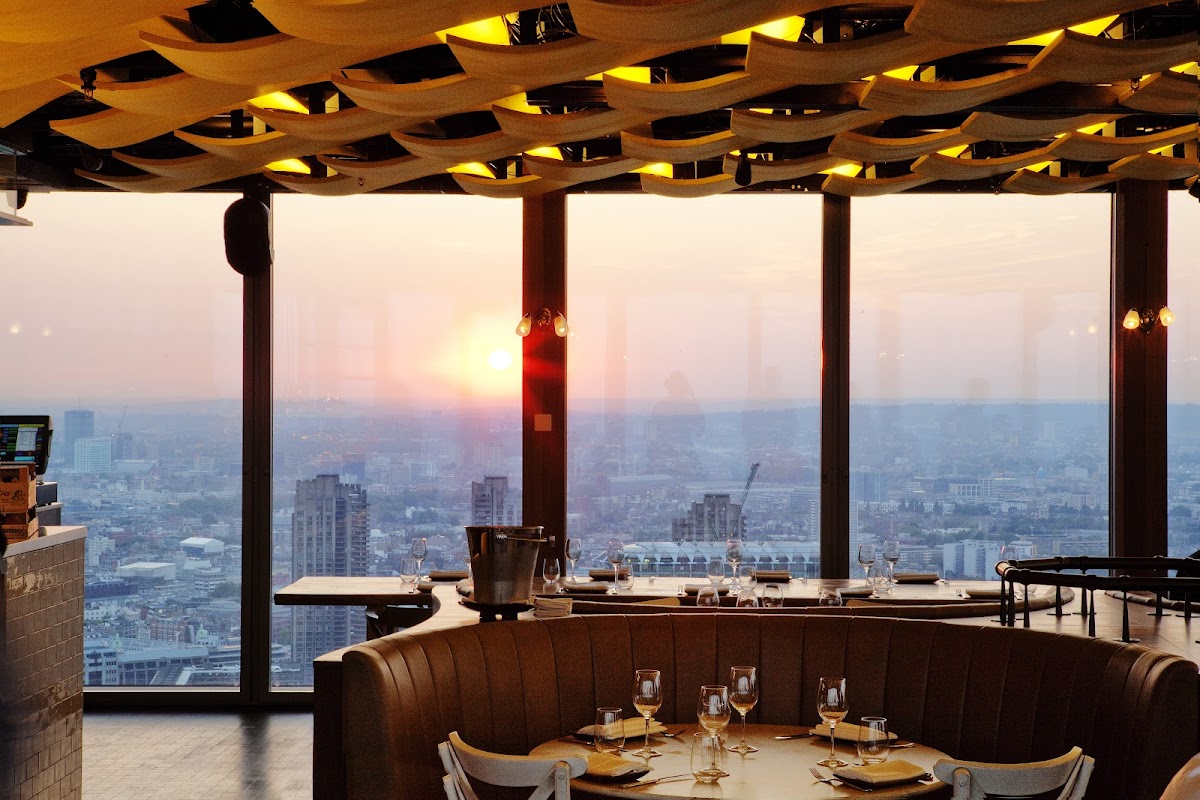 Duck & Waffle restaurant