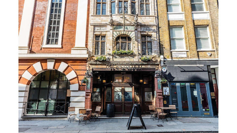 Fox & Anchor restaurant