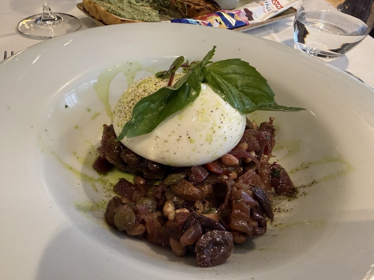 Giovanni Restaurant — photo 3