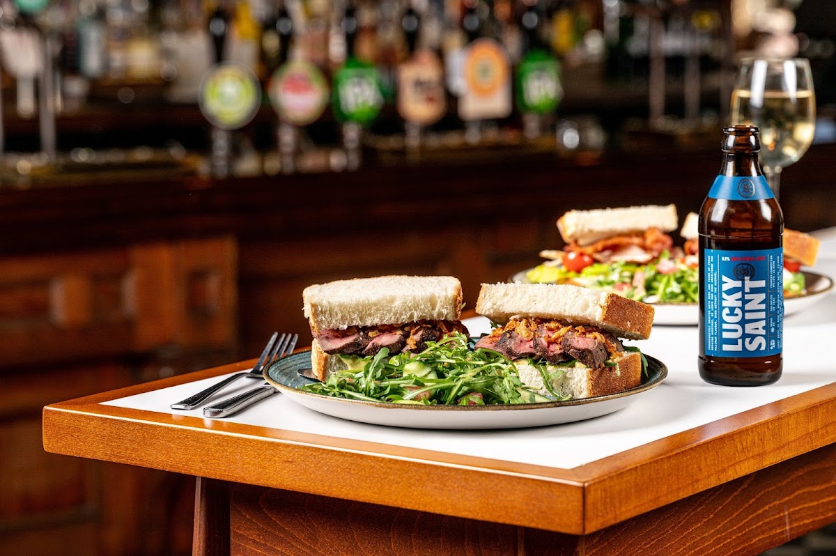 Greyhound — photo 2