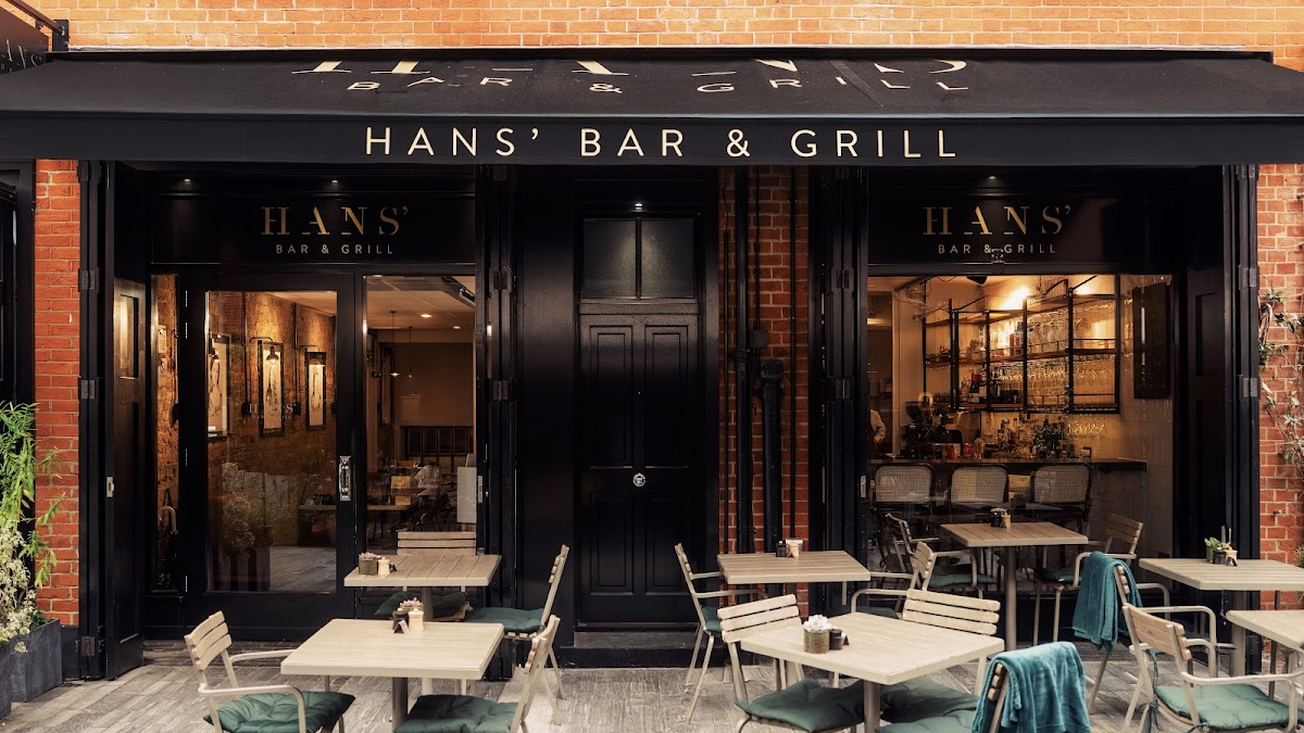 Hans' Bar & Grill restaurant
