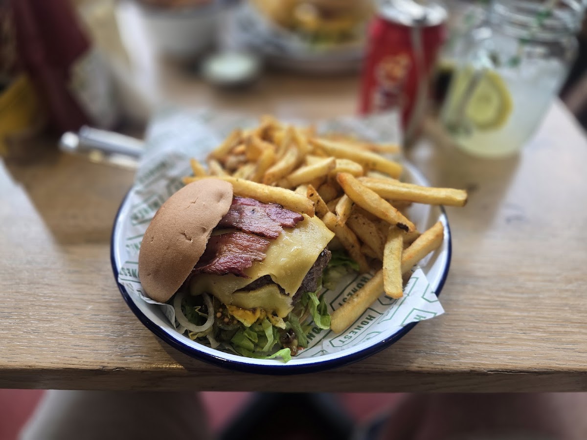 Honest Burgers Finsbury Park — photo 3