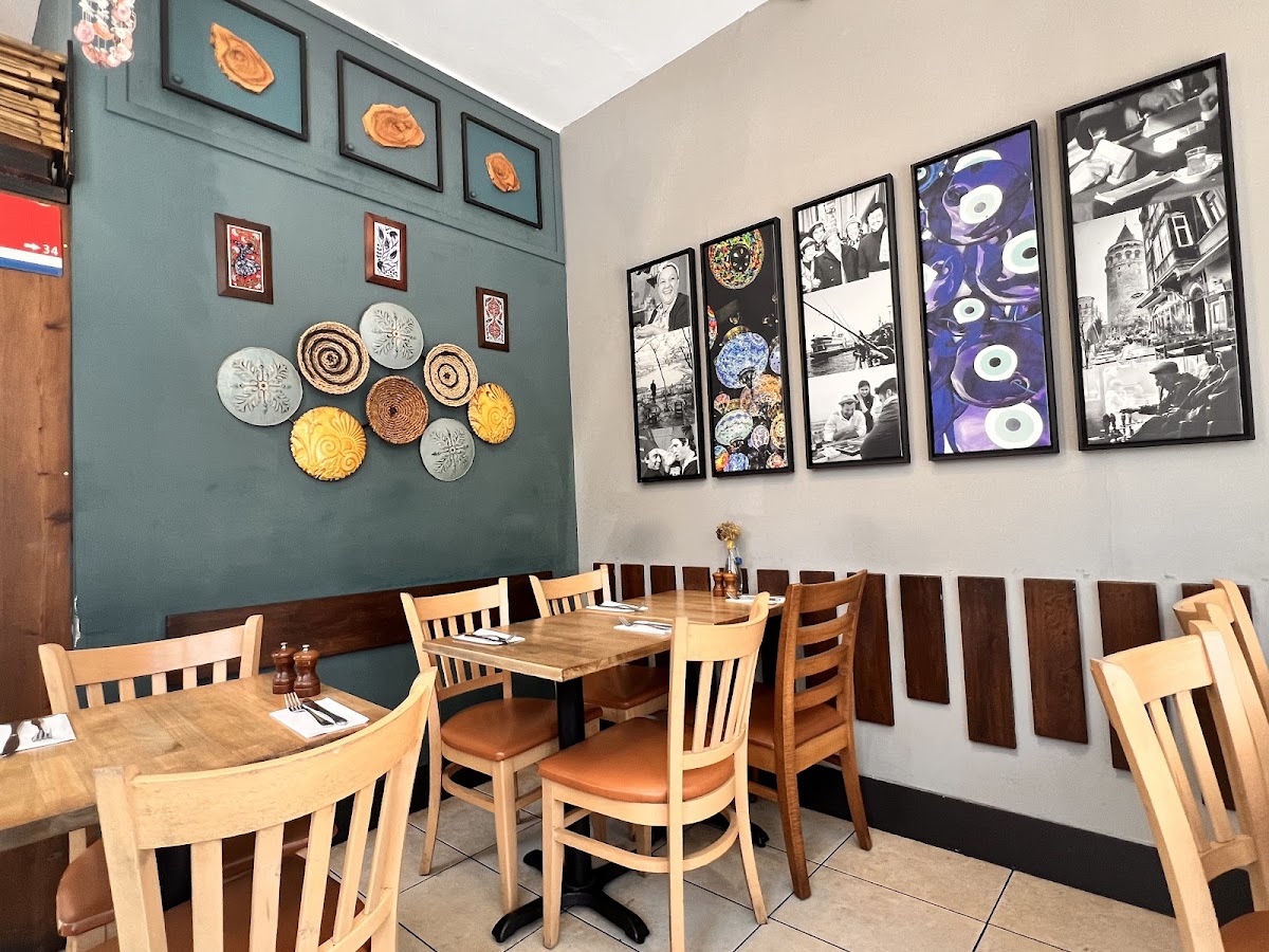 Istanbul Cafe & Bistro — photo 3