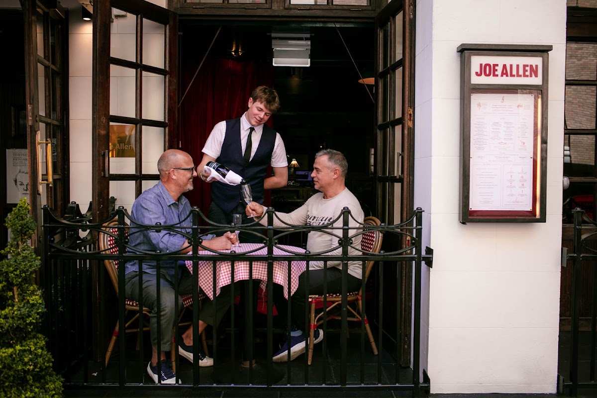 Joe Allen — photo 3