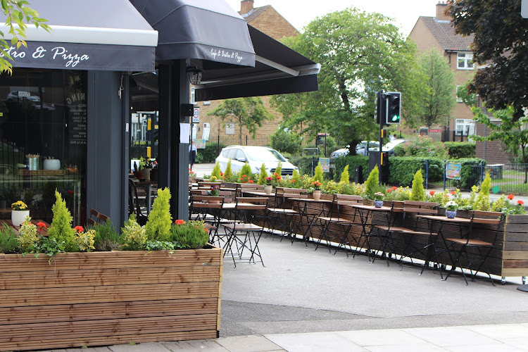 La Mela Mediterranean Cuisine in Hackney restaurant