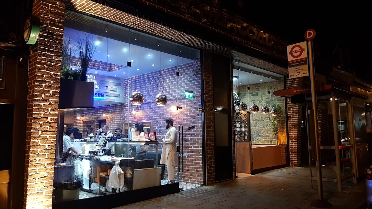 Lezziz Charcoal Grill restaurant
