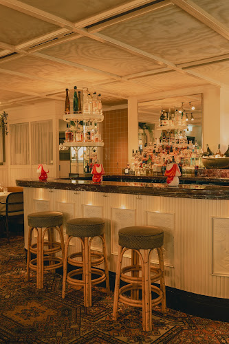 Louie restaurant