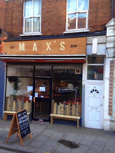 Max's Sandwich Shop restaurant