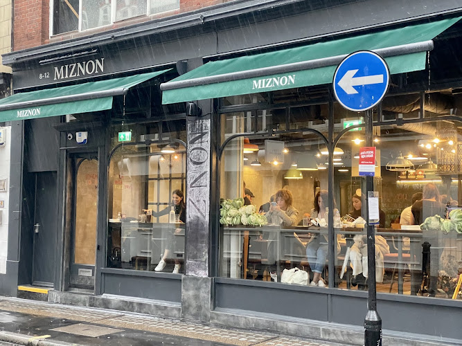 Miznon restaurant