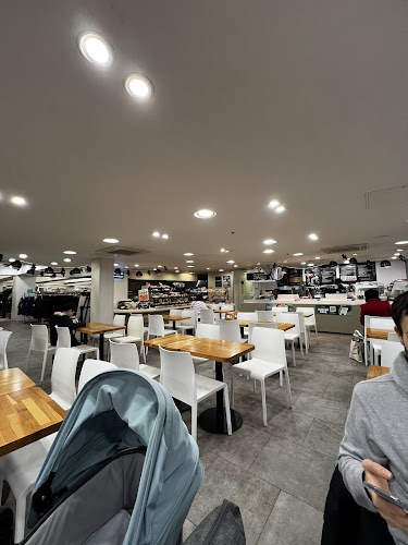 M&S Café restaurant