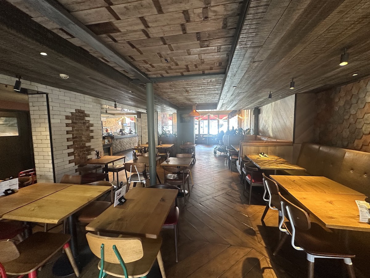 Nando's Shepherd's Bush — photo 2