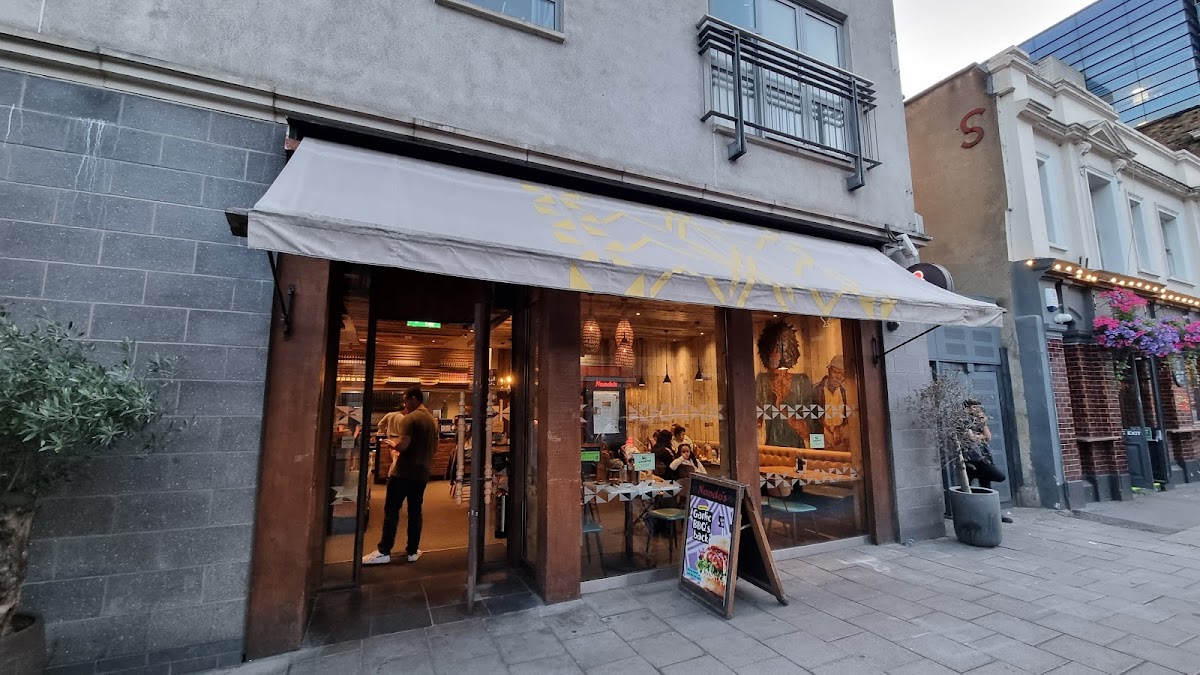 Nando's Victoria - Wilton Road restaurant