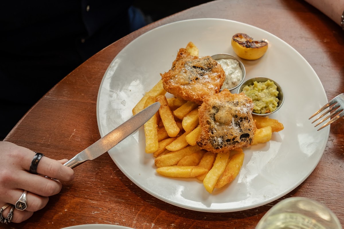 Nine Elms Tavern — photo 2
