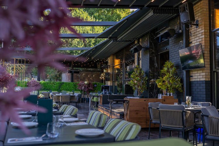 Nova Park Royal restaurant