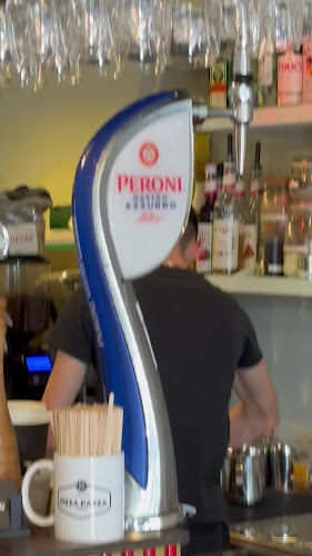 Pizza Pazza restaurant