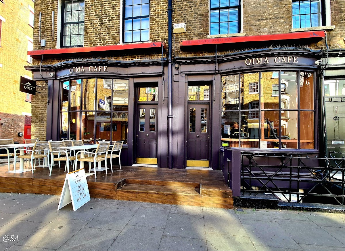 Qima Café and Pâtisserie - Fitzrovia restaurant