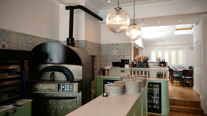 Renaissance Pizzeria restaurant