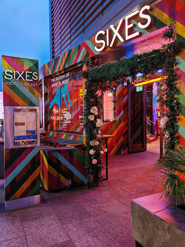 Sixes Social Cricket, Shepherd's Bush restaurant