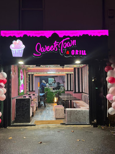 Sweets Town & Grill - Plaistow restaurant