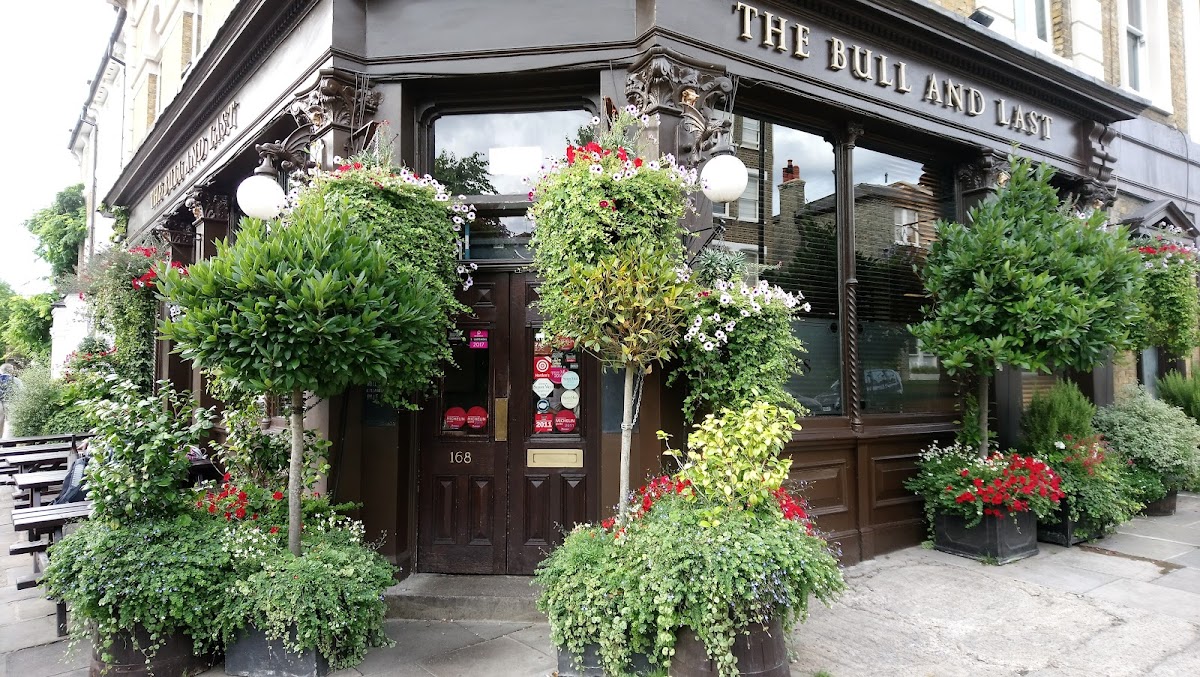 The Bull and Last restaurant