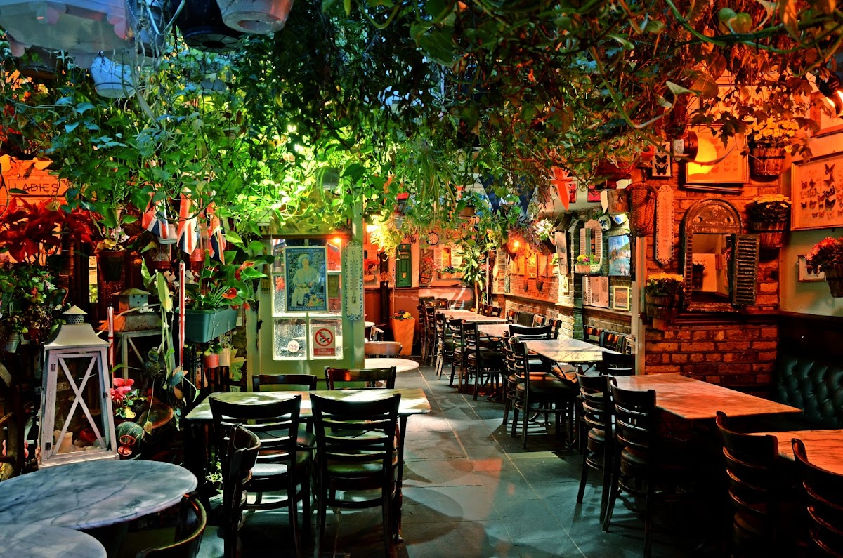 The Churchill Arms, Kensington restaurant