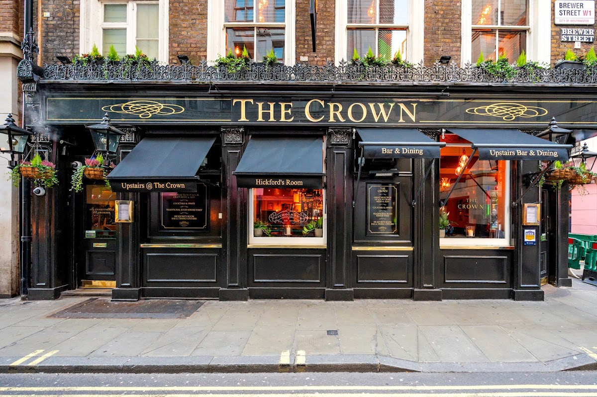 The Crown — photo 3