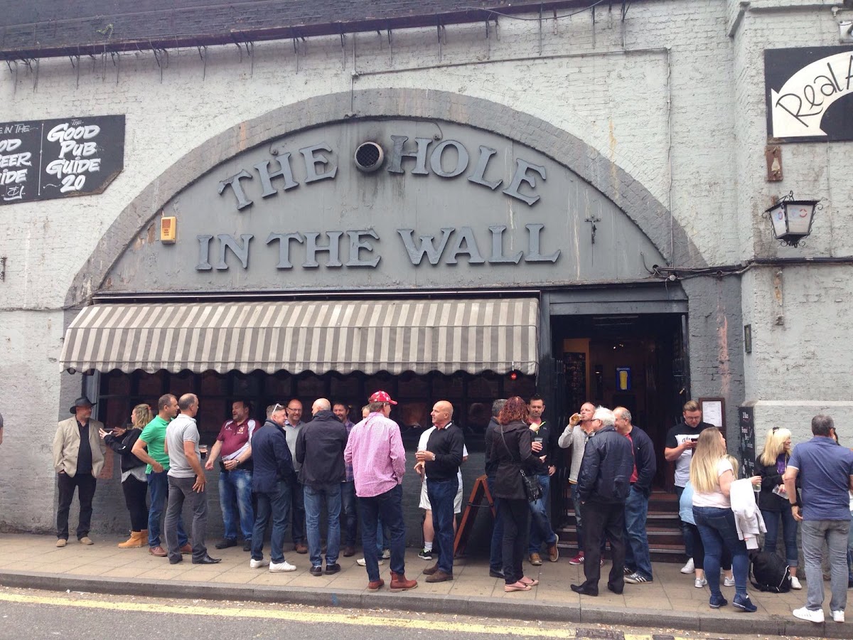 The Hole In The Wall restaurant