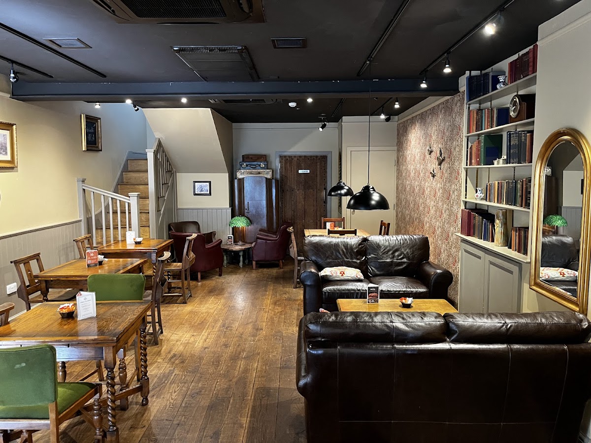 The Living Room Club Cafe — photo 2