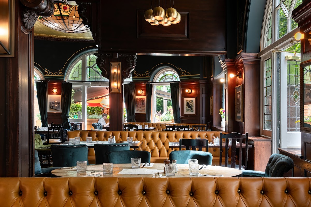 The Red Lion, Barnes restaurant