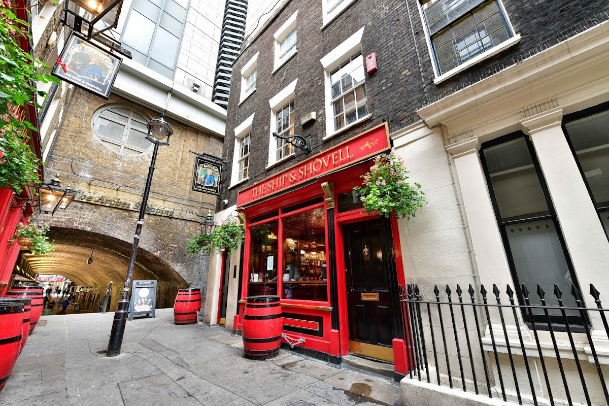 The Ship & Shovell restaurant