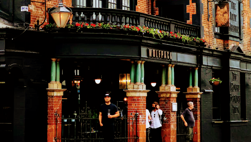 Wolfpack Fulham restaurant